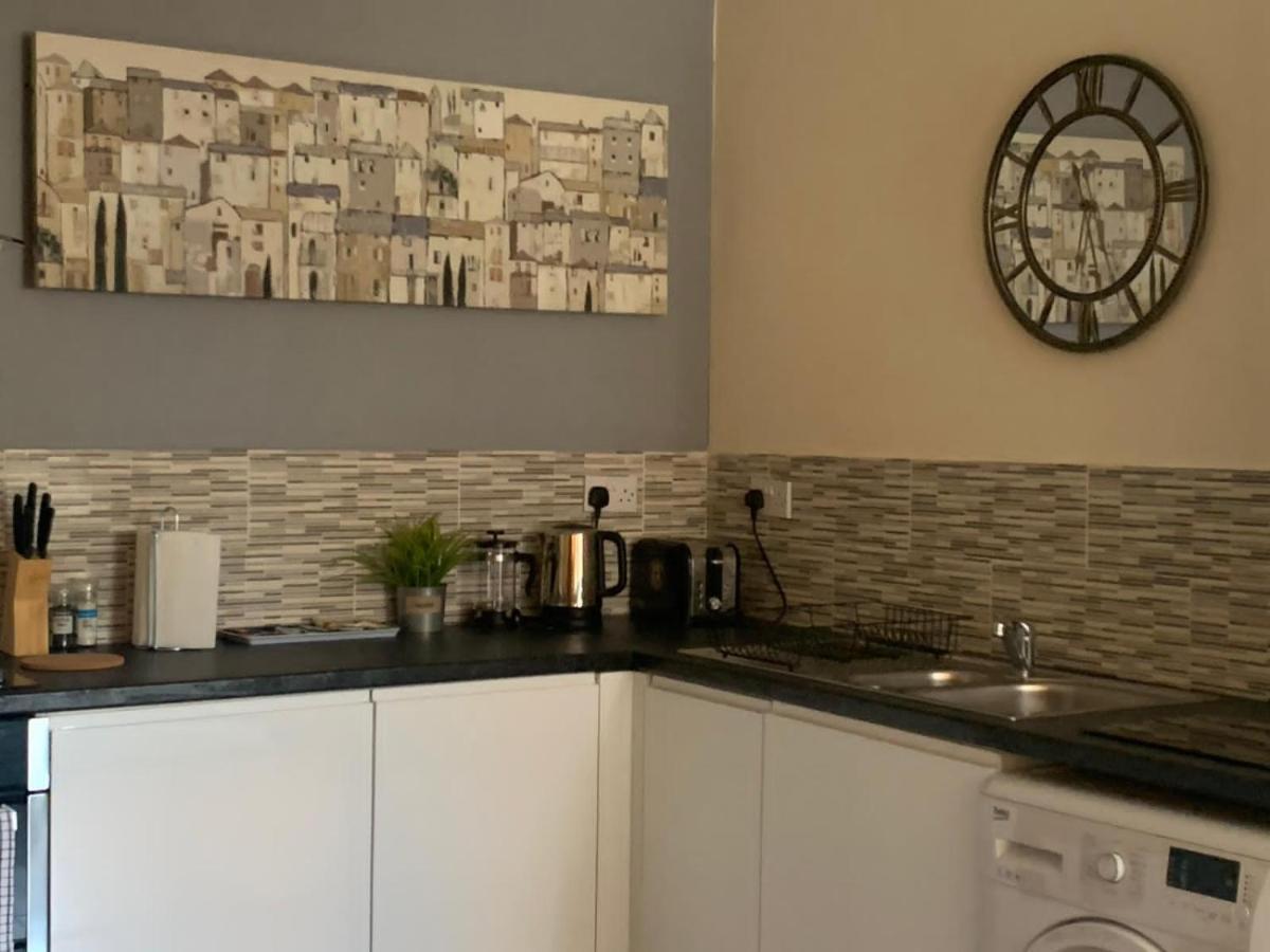 Absolute Stays In Sherwood- Nottingham Castle- Capital Fm Arena Nottingham- Contractors-Free Wifi- Free Parking- Long And Short Stays- Families-East Midlands Airport-Trent Bridge-Actors-Aria Court- Mansfield Buitenkant foto
