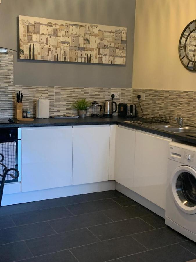 Absolute Stays In Sherwood- Nottingham Castle- Capital Fm Arena Nottingham- Contractors-Free Wifi- Free Parking- Long And Short Stays- Families-East Midlands Airport-Trent Bridge-Actors-Aria Court- Mansfield Buitenkant foto