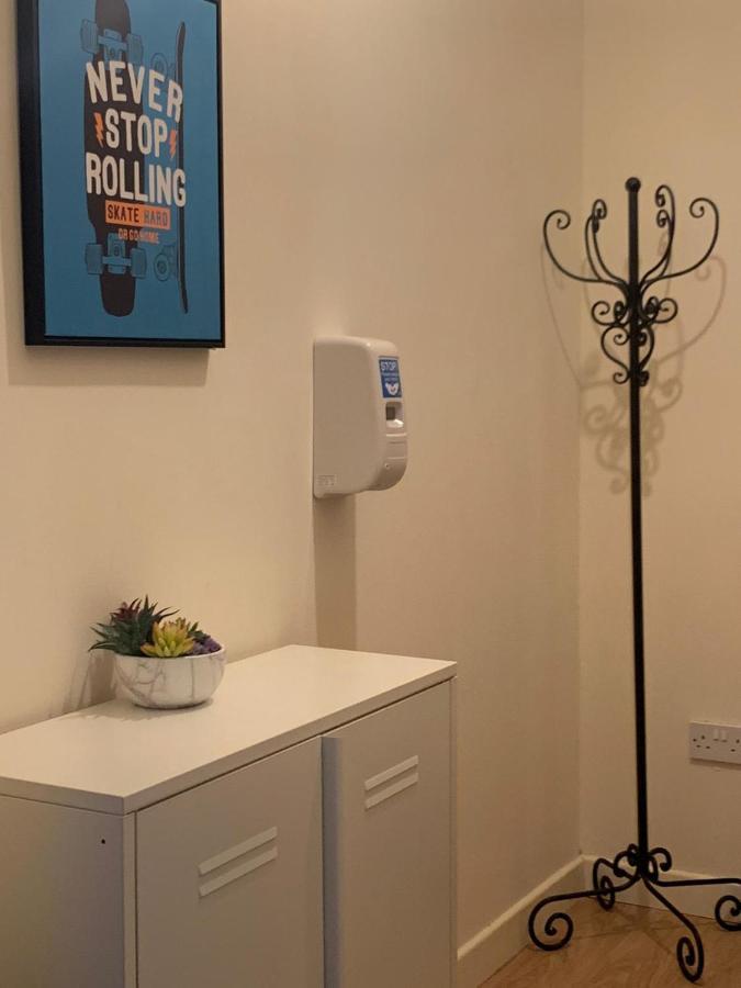 Absolute Stays In Sherwood- Nottingham Castle- Capital Fm Arena Nottingham- Contractors-Free Wifi- Free Parking- Long And Short Stays- Families-East Midlands Airport-Trent Bridge-Actors-Aria Court- Mansfield Buitenkant foto
