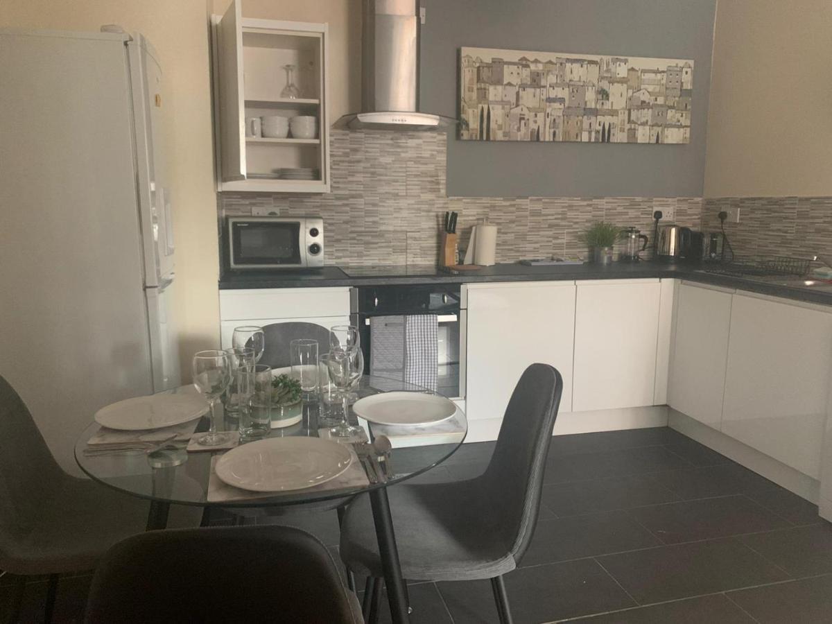 Absolute Stays In Sherwood- Nottingham Castle- Capital Fm Arena Nottingham- Contractors-Free Wifi- Free Parking- Long And Short Stays- Families-East Midlands Airport-Trent Bridge-Actors-Aria Court- Mansfield Buitenkant foto